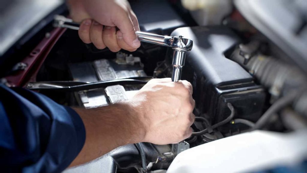 Car tips and tricks - Short-term car maintenance checklist by mileage